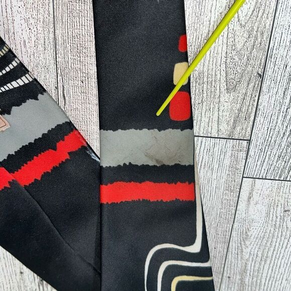 VTG Marshall Field & Company Mens Geometric Print Neck Tie Black Red Gray Yellow - Picture 7 of 10
